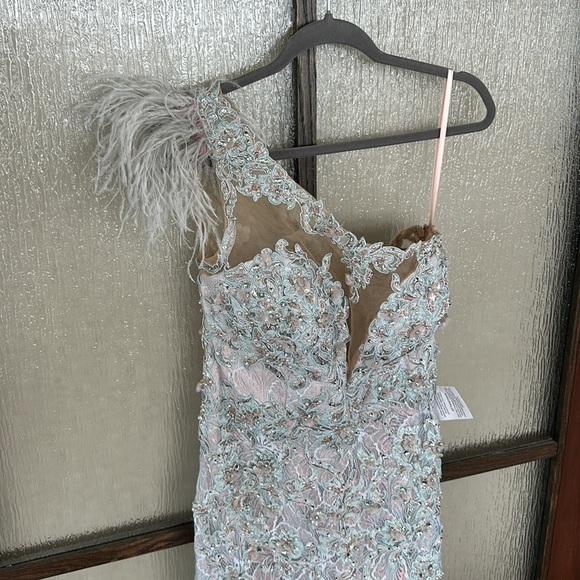 MAC DUGGAL 79264 EMBROIDERED FEATHERED ONE SHOULDER CRYSTAL BLUE GOWN 10NEW $998 - Picture 9 of 17